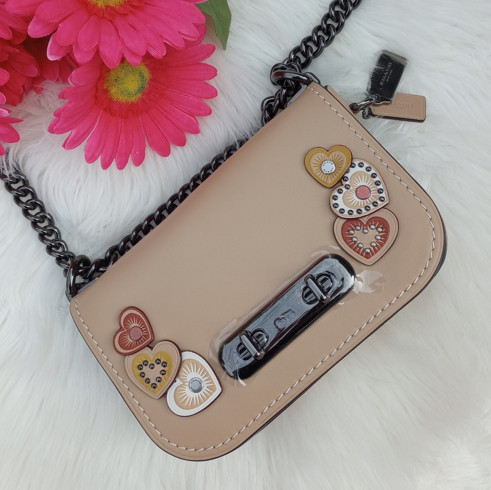 NEW Coach Tan Swagger Shoulder Bag 20 with Applique Hearts